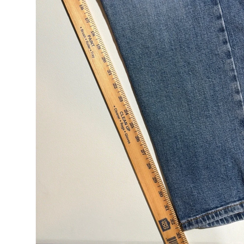 Levis 505 Regular Fit Straight Leg Jeans Mens 38x34 Medium Wash Blue Denim Pants
